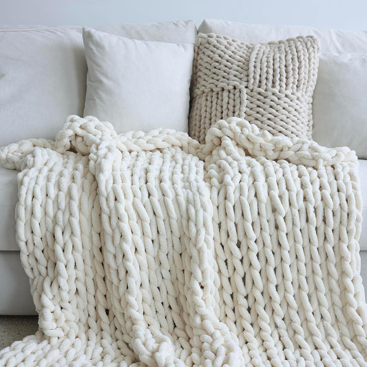 Chenille Chunky Knit Blanket Throw （40×50 Inch）, Handmade Warm & Cozy Blanket Couch, Bed, Home Decor, Soft Breathable Fleece Banket, Christmas Thick and Giant Yarn Throws, Cream